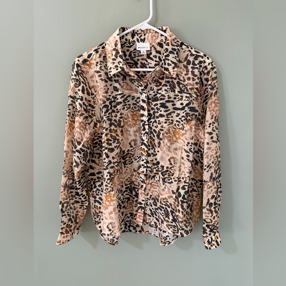 Bailey 44 Tan & Brown Animal Print Long Sleeve Button Up Blouse Top medium